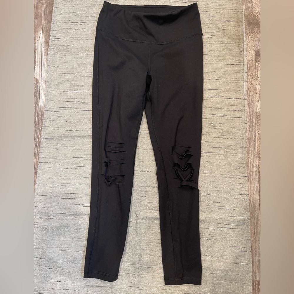 Mono B Size Medium Distressed Knee Leggings